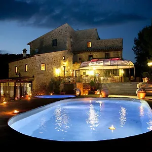 Il Castelluccio Country Restaurant & Spa בית חווה